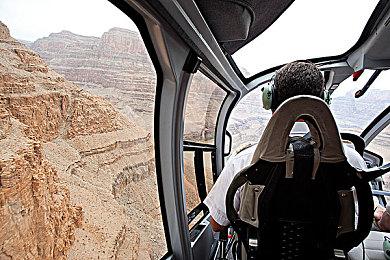 《杀戮者X：杀手的复仇》本月登陆主机 Steam好评如潮